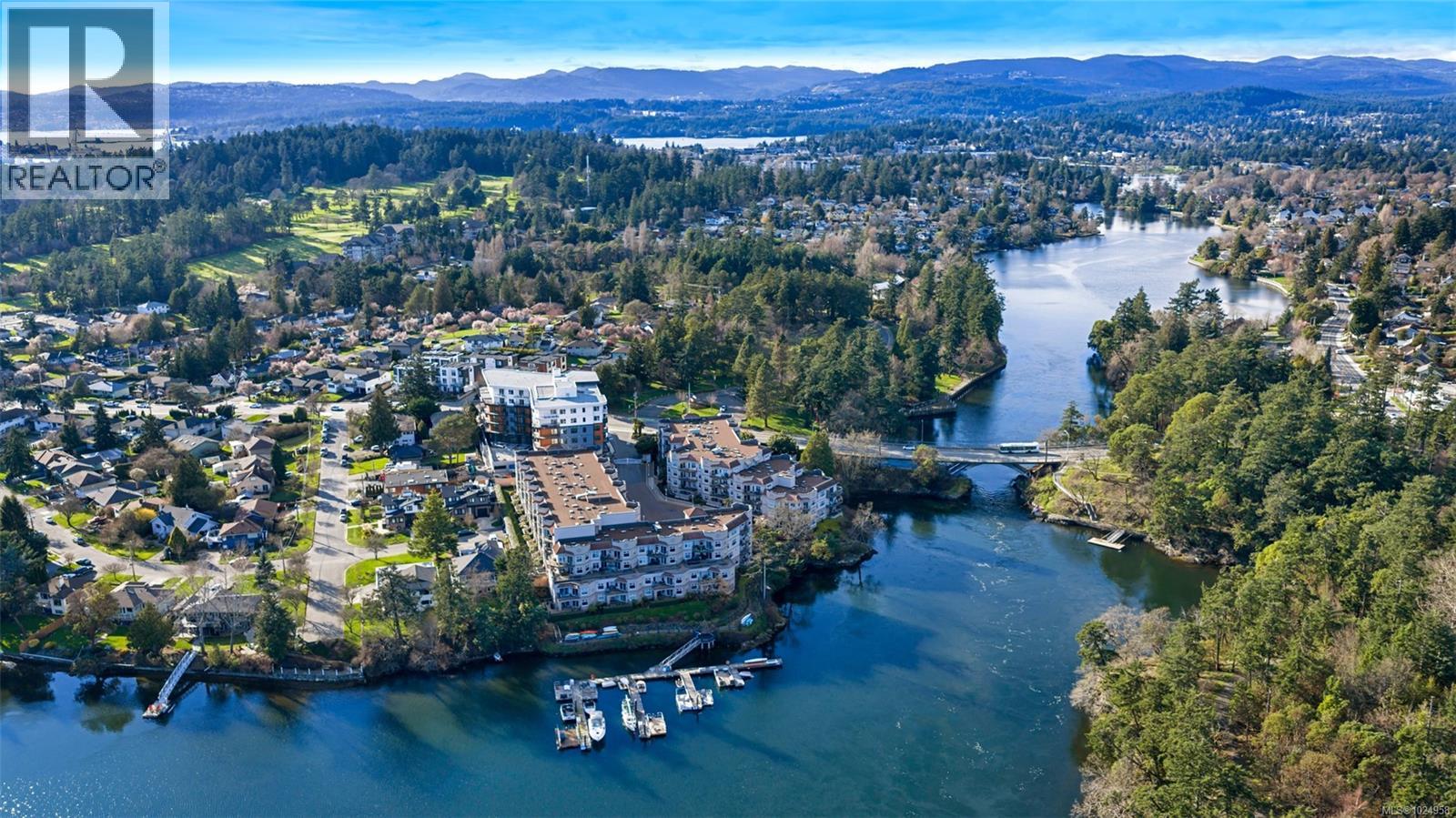 306 1085 Tillicum Rd, Esquimalt