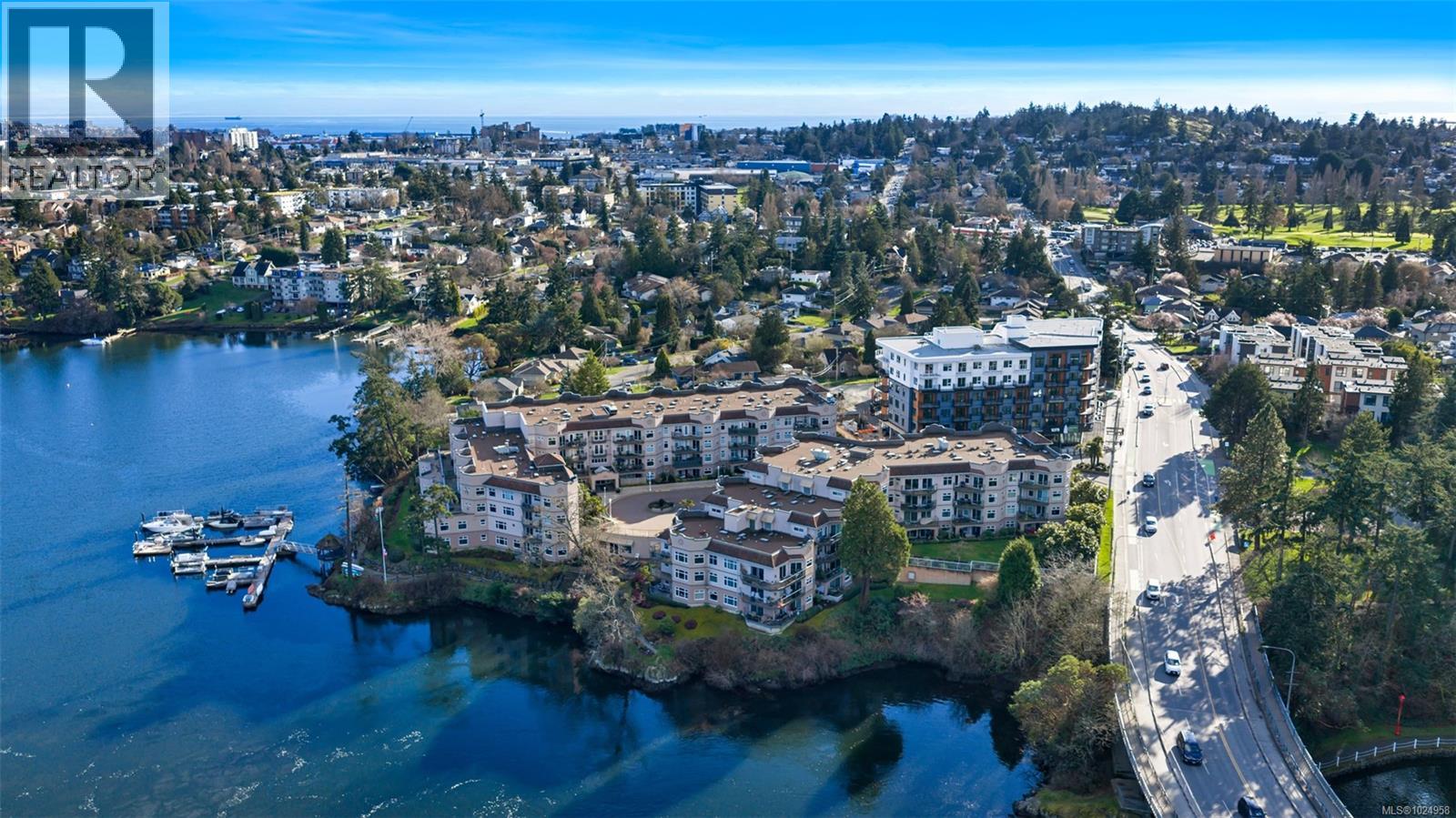 306 1085 Tillicum Rd, Esquimalt