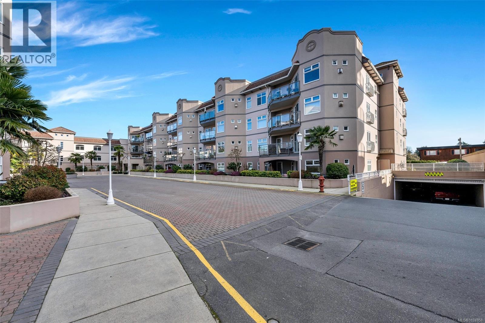 306 1085 Tillicum Rd, Esquimalt