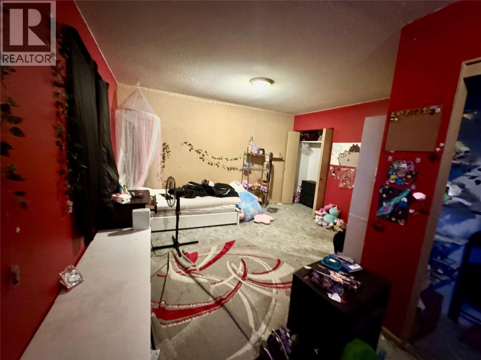 1714 DOUGLAS Street, Merritt