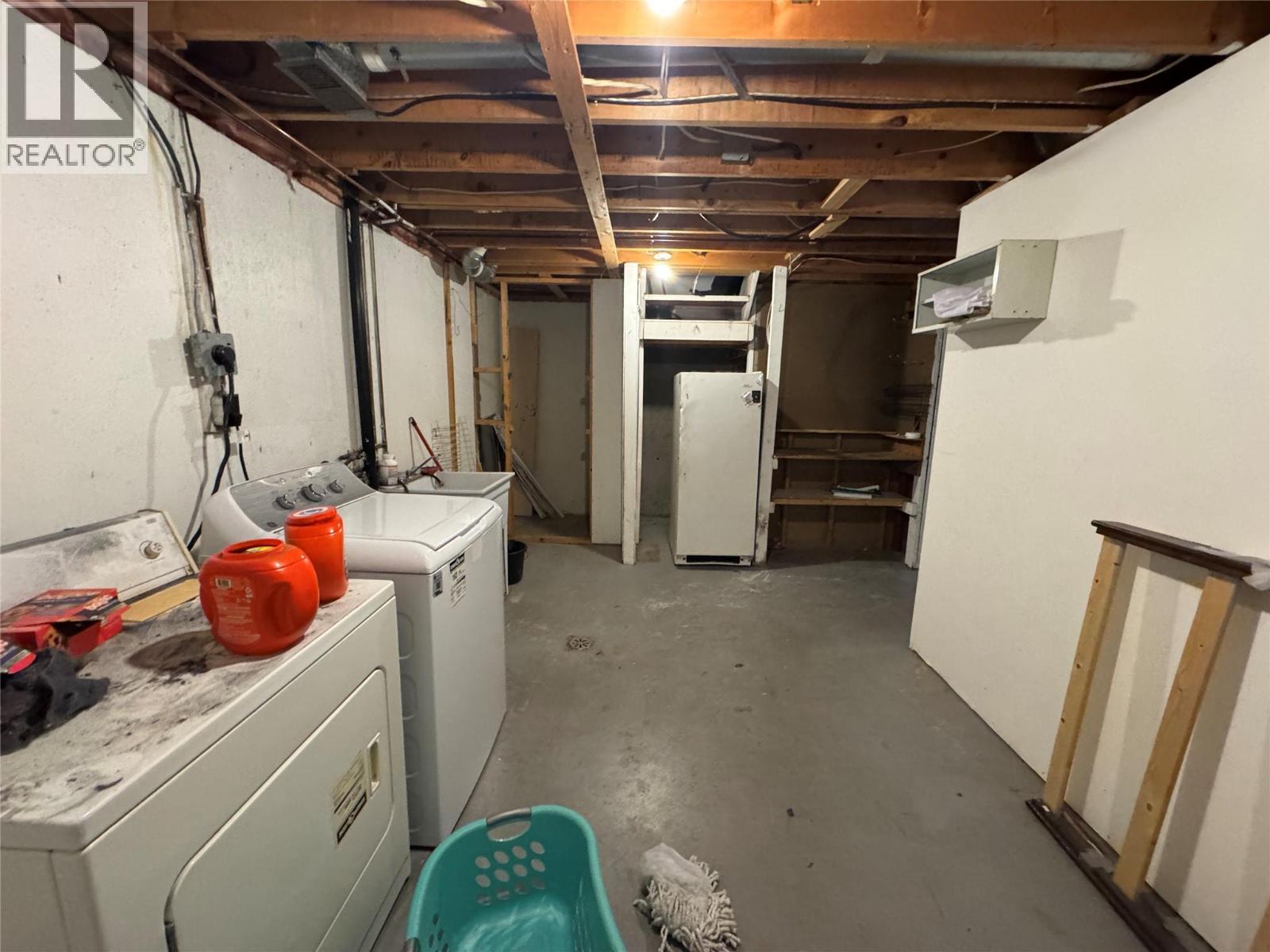 1714 DOUGLAS Street, Merritt