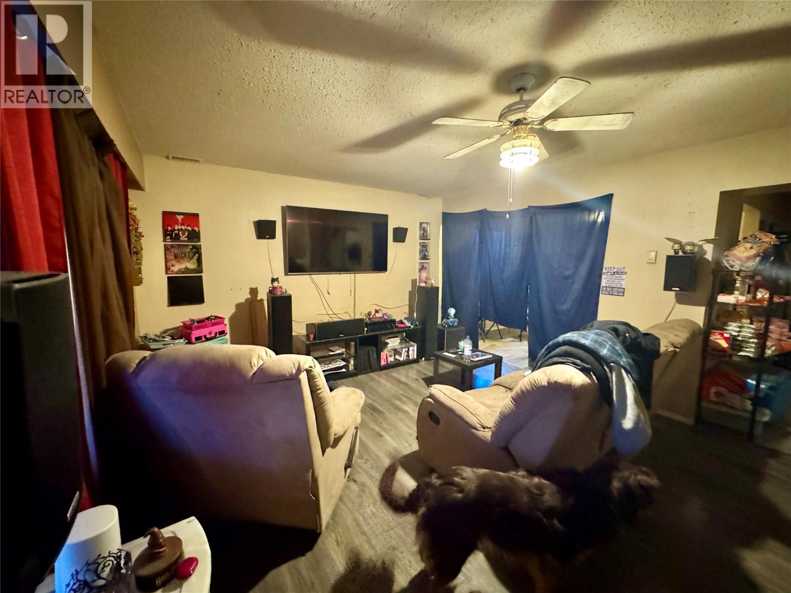 1714 DOUGLAS Street, Merritt