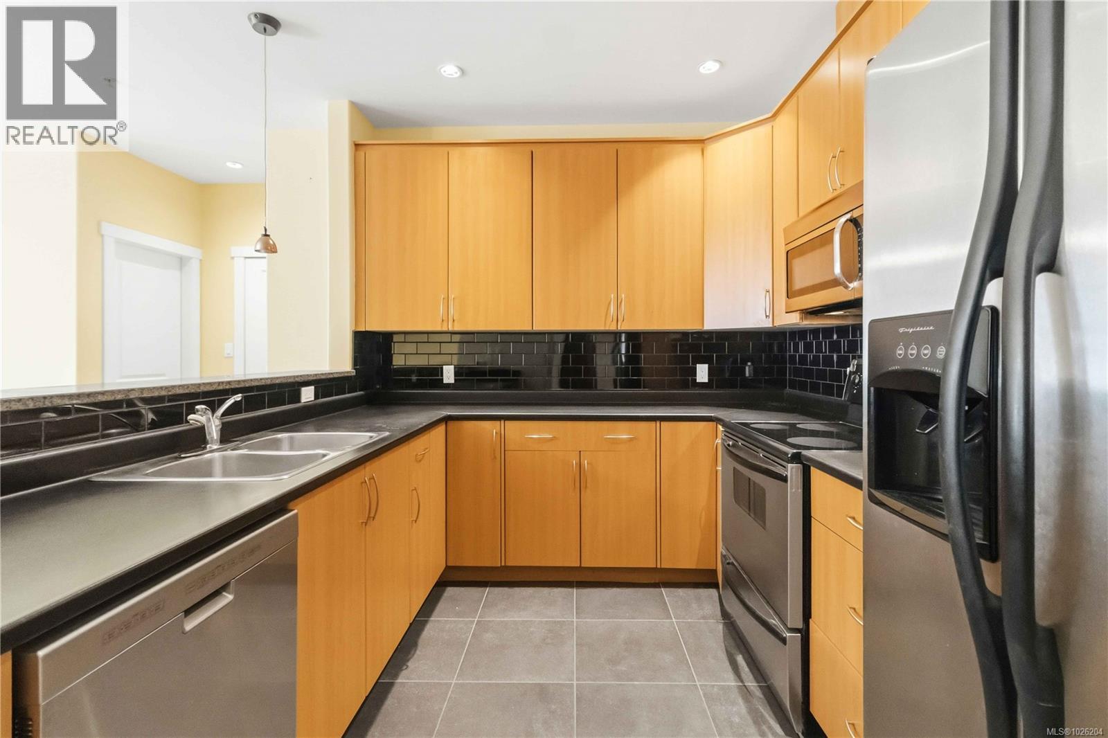 306 330 Waterfront Crescent, Victoria