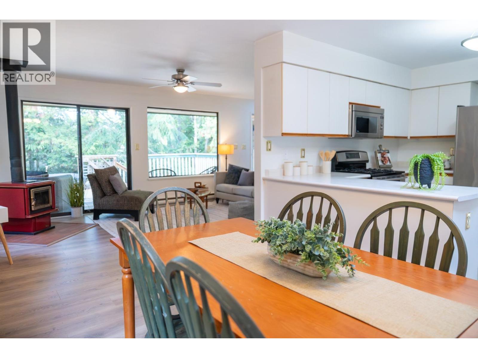 37150 SCHOONER WAY, Pender Island