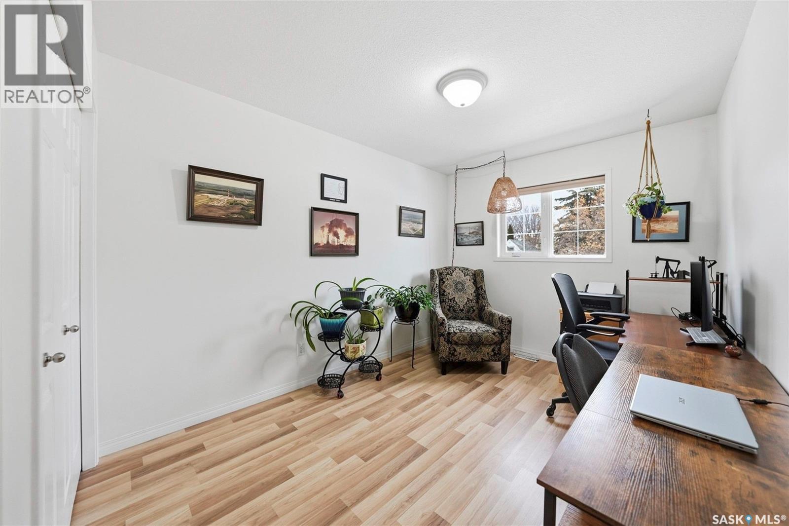 #4 102 WILLOW STREET - 18