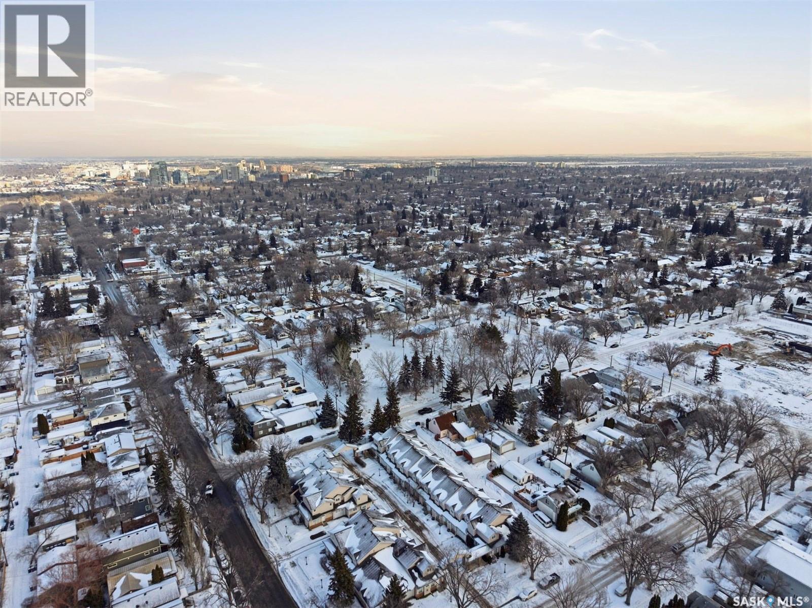 #4 102 WILLOW STREET - 33