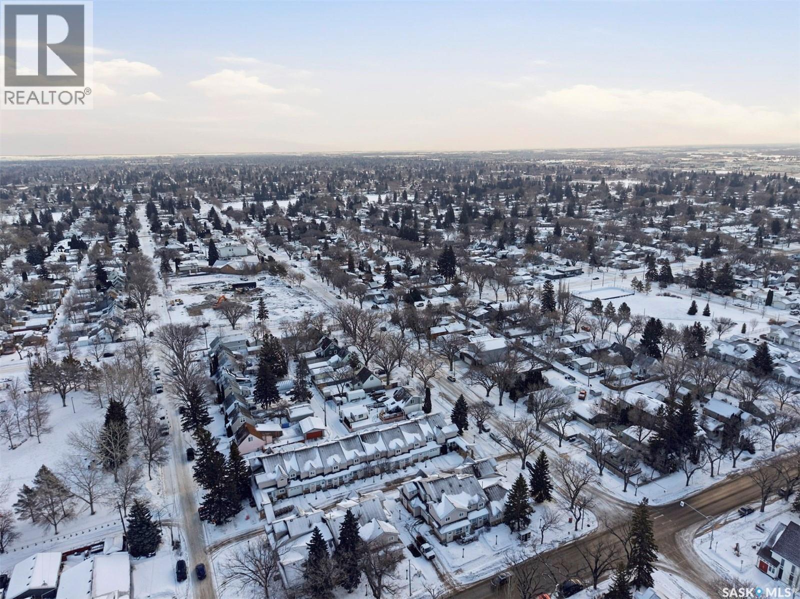 #4 102 WILLOW STREET - 35