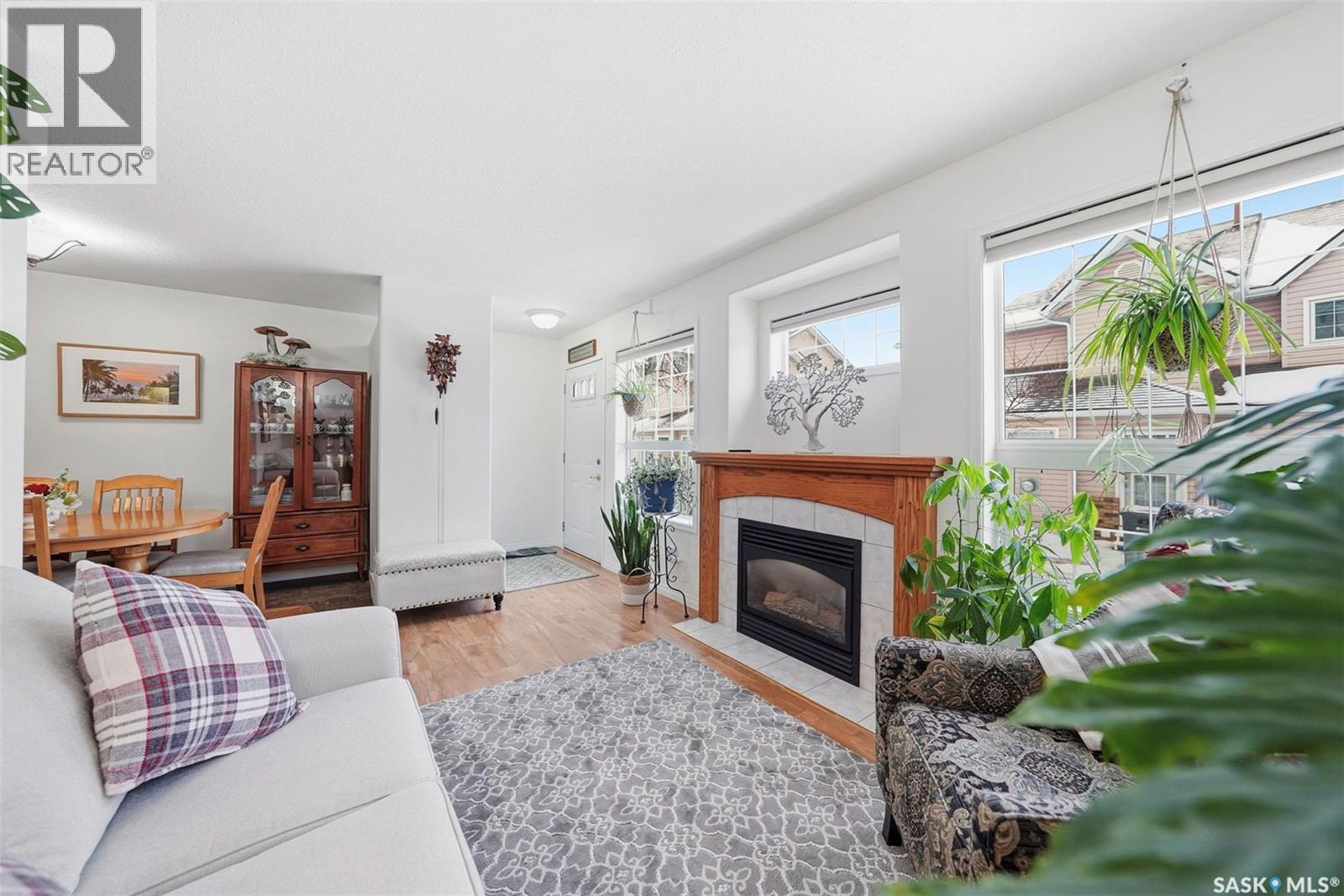 #4 102 WILLOW STREET - 6