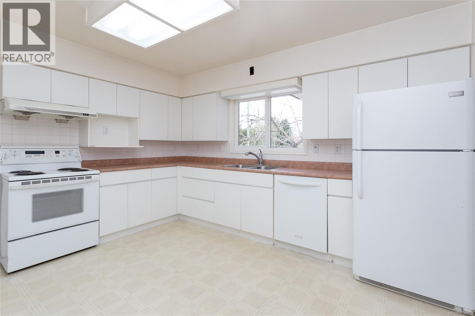  2930 Oriole Street, Saanich