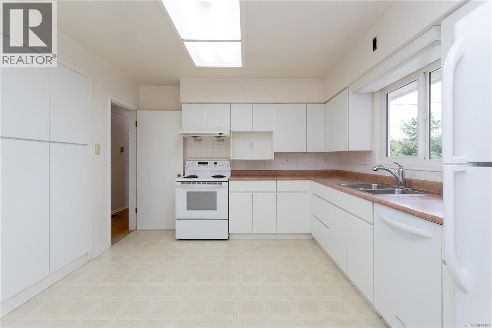  2930 Oriole Street, Saanich