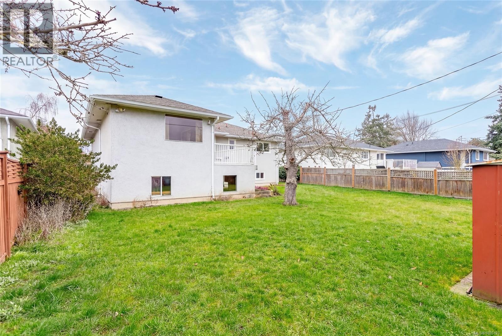  2930 Oriole Street, Saanich