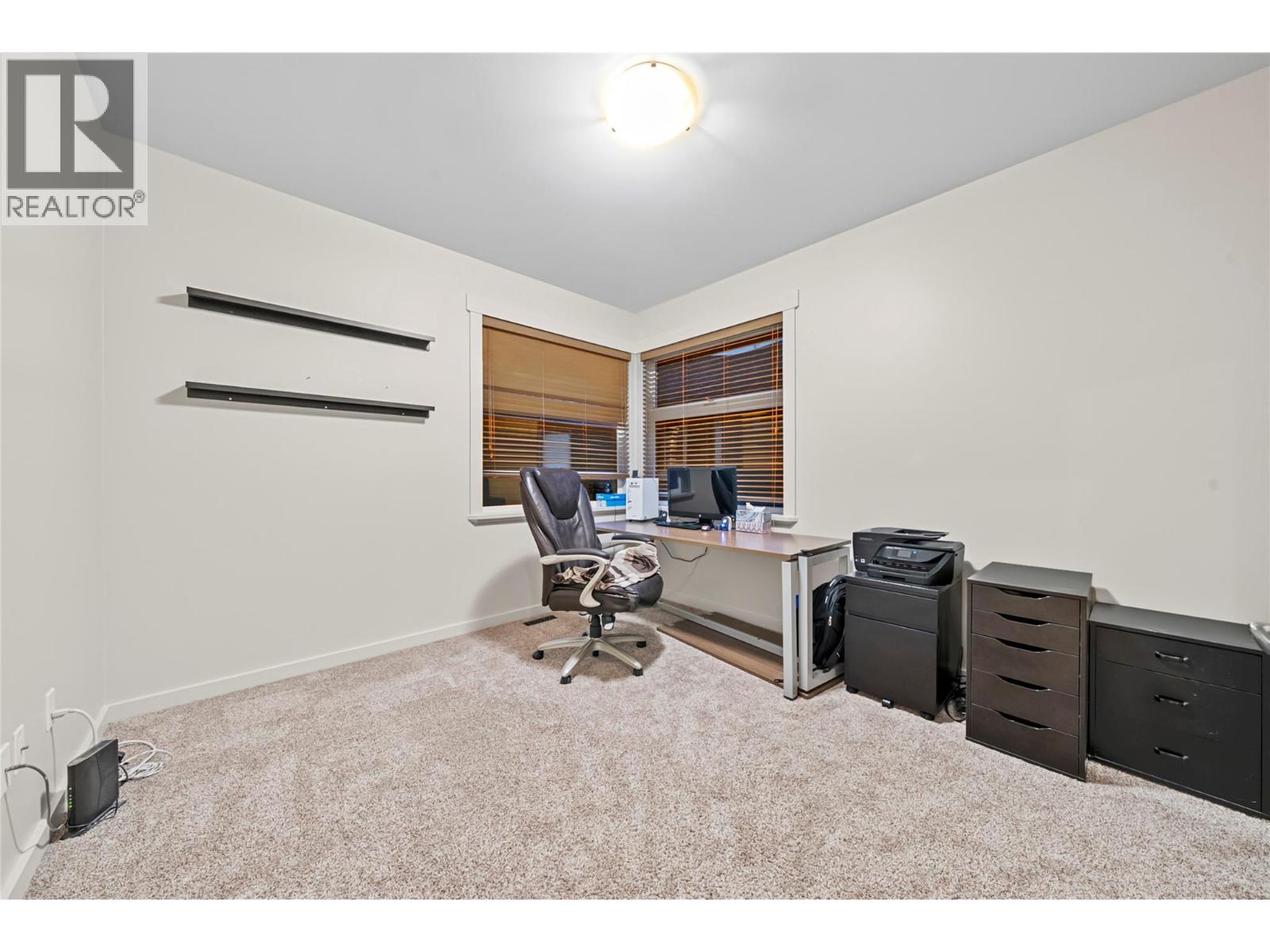 2470 24 Avenue NE - 34