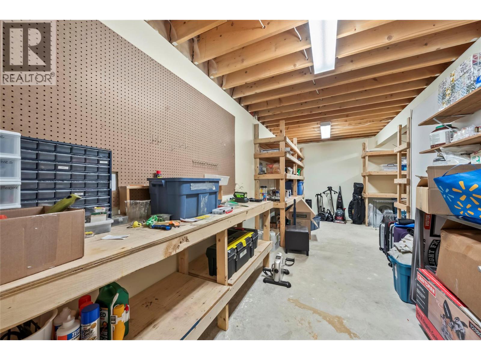 2470 24 Avenue NE - 52