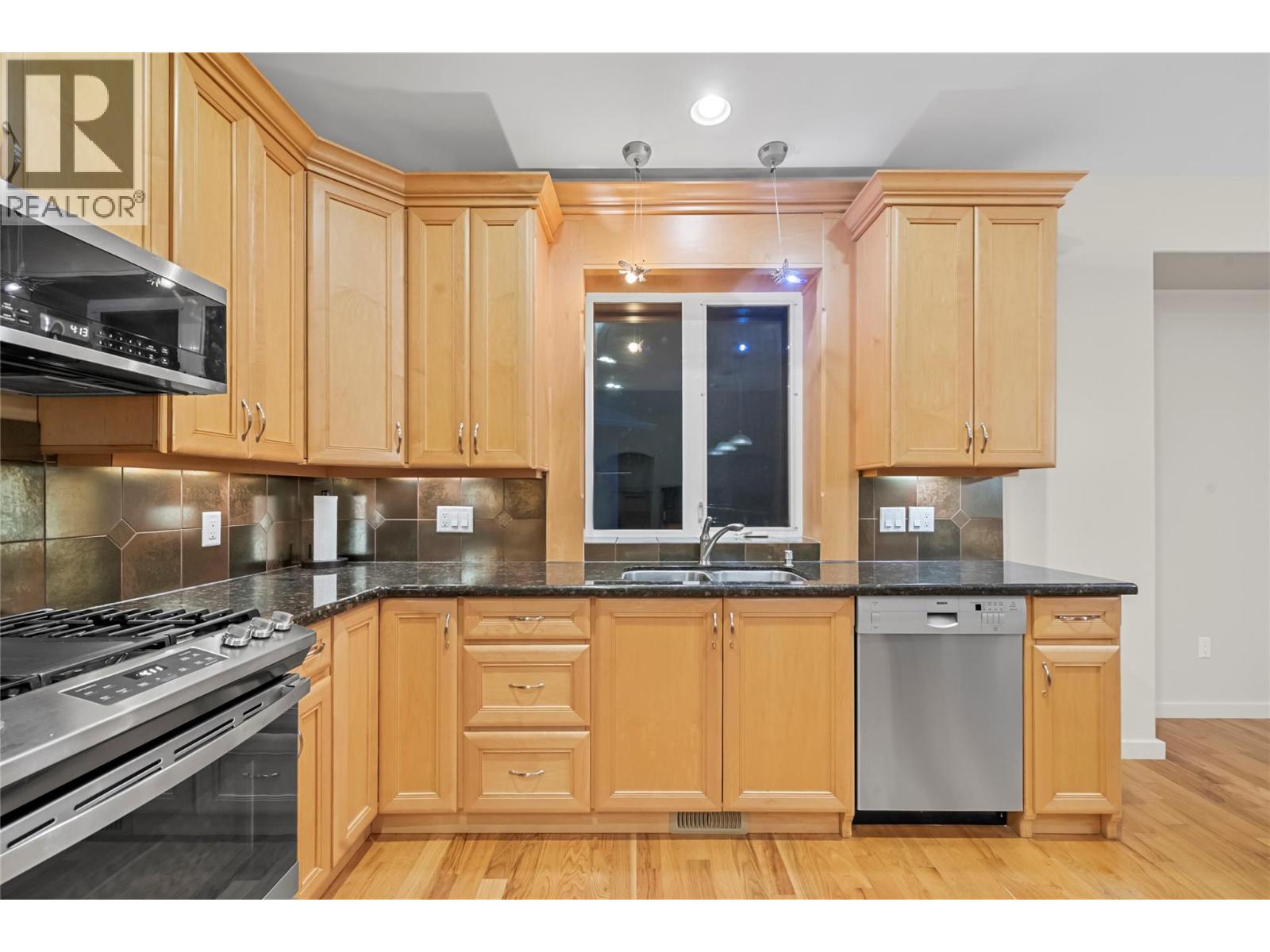 2470 24 Avenue NE, Salmon Arm