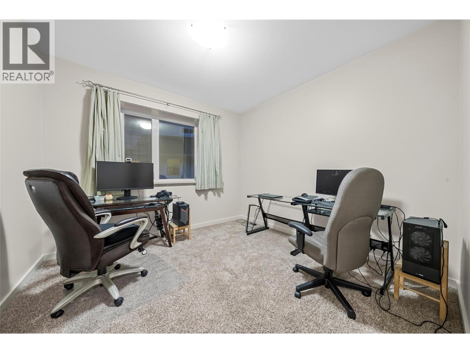 2470 24 Avenue NE - 31