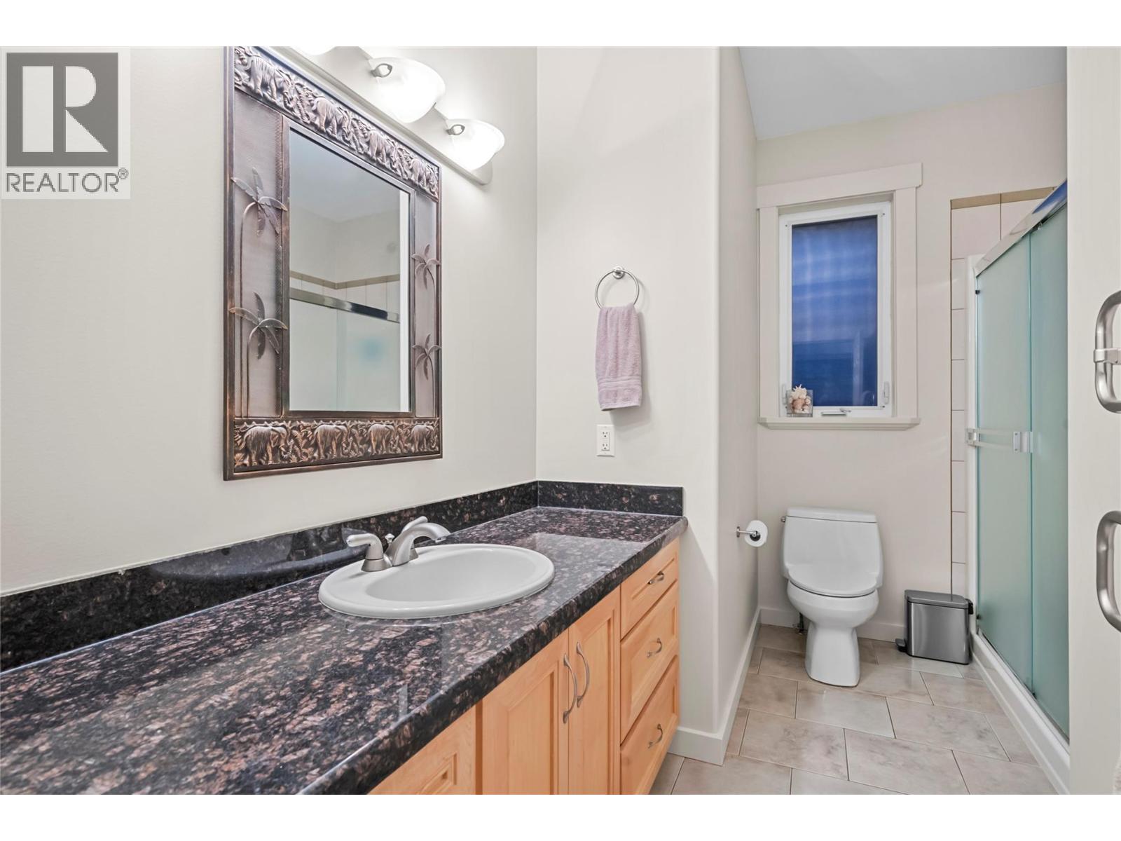 2470 24 Avenue NE - 32