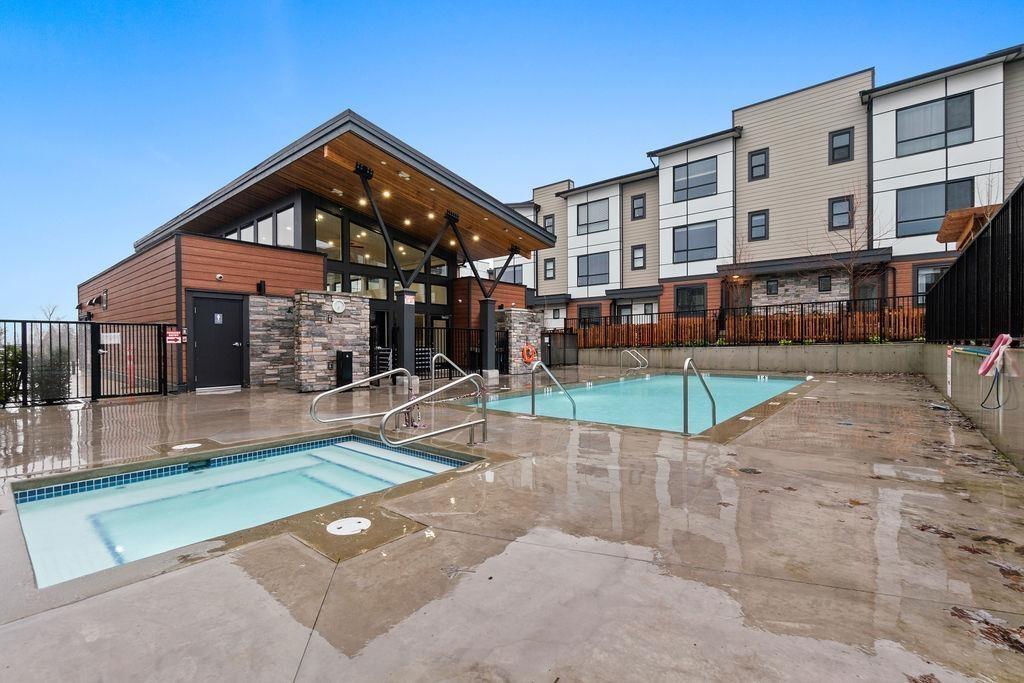 99 20150 81 AVENUE, Richmond