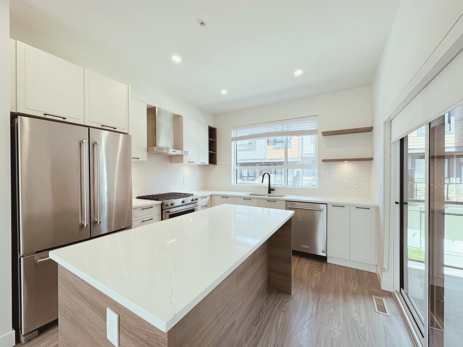 99 20150 81 AVENUE, Richmond