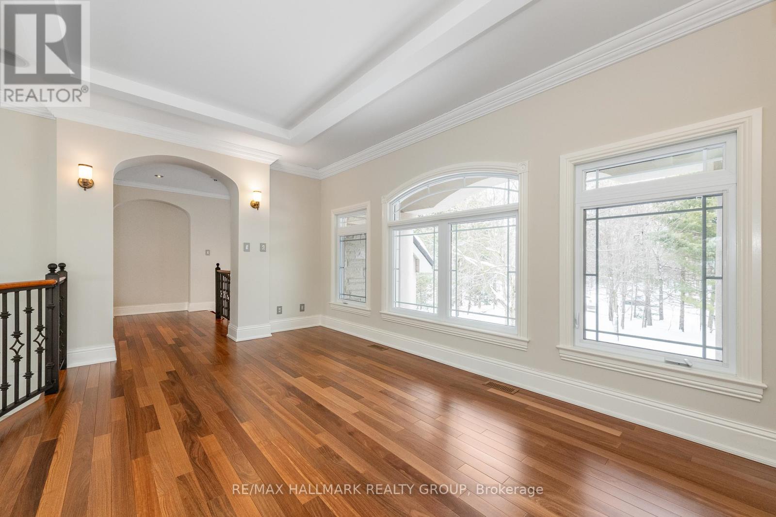 5800 QUEENSCOURT CRESCENT - 27