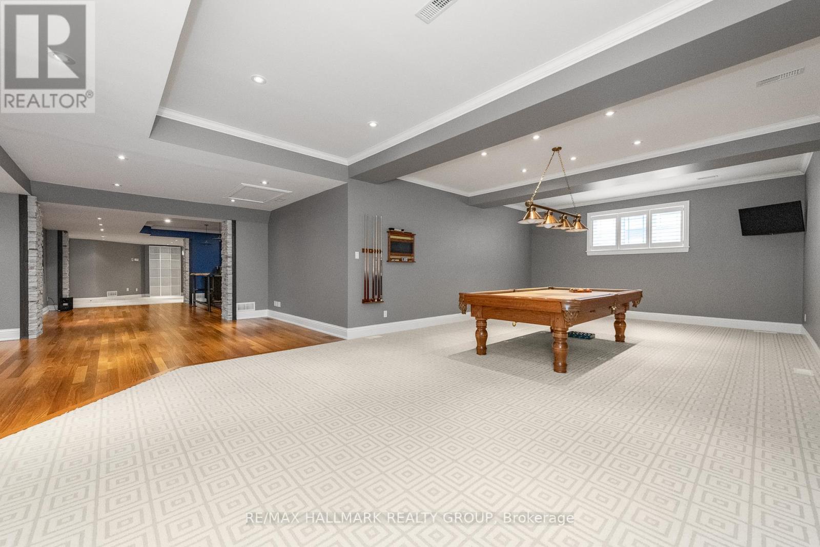 5800 QUEENSCOURT CRESCENT - 41
