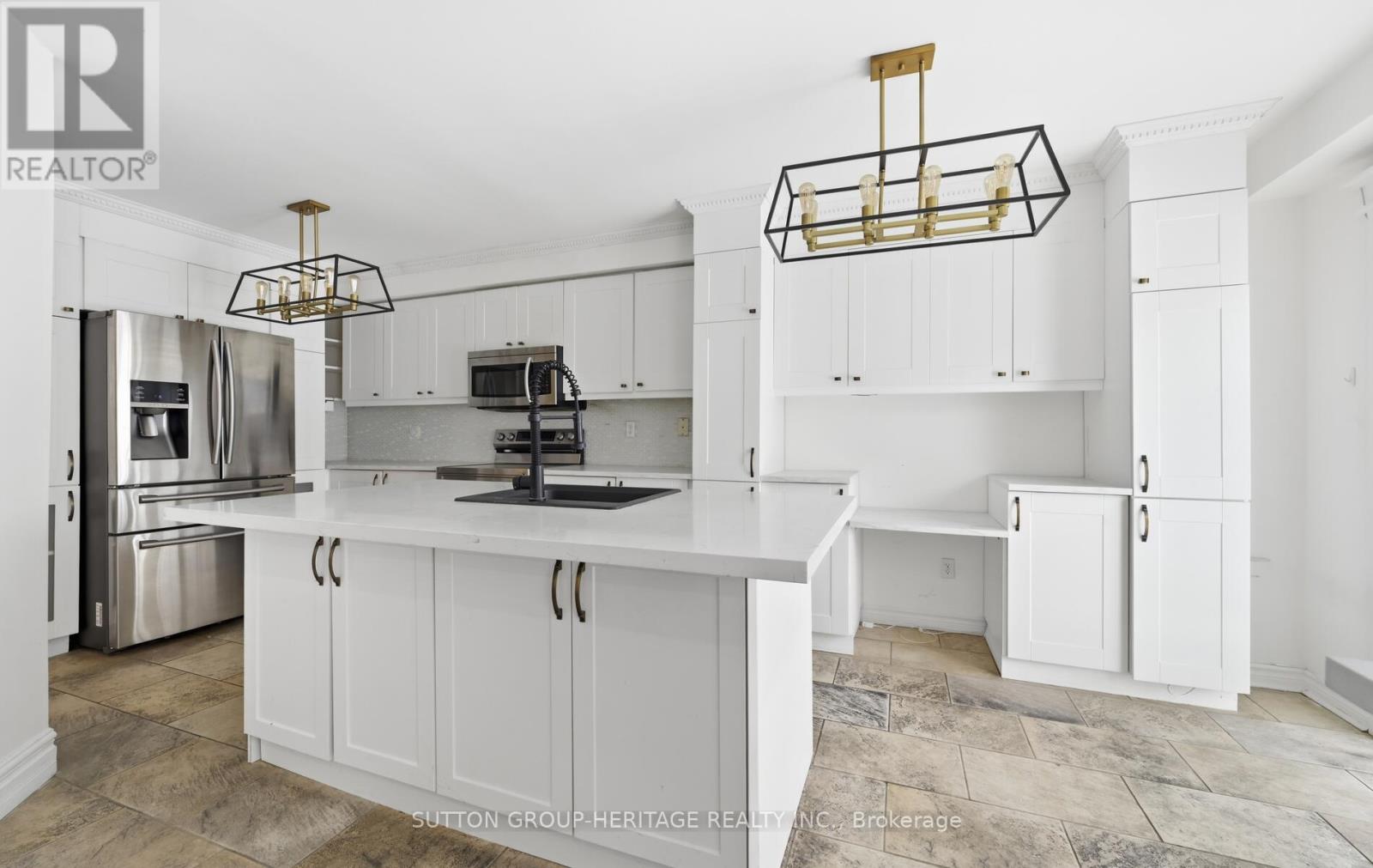 10 GREENHALF DRIVE - Photo 4 of 25, Ajax (South East), Ontario