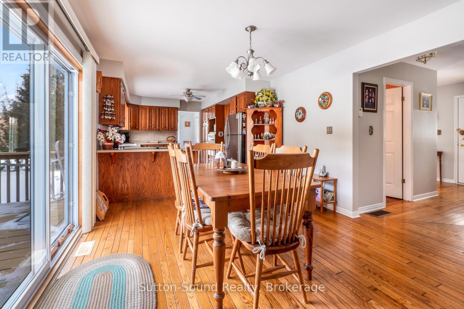 8 PINE TREE DRIVE - 17
