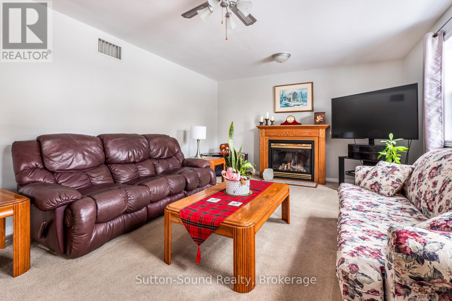 8 PINE TREE DRIVE - 20