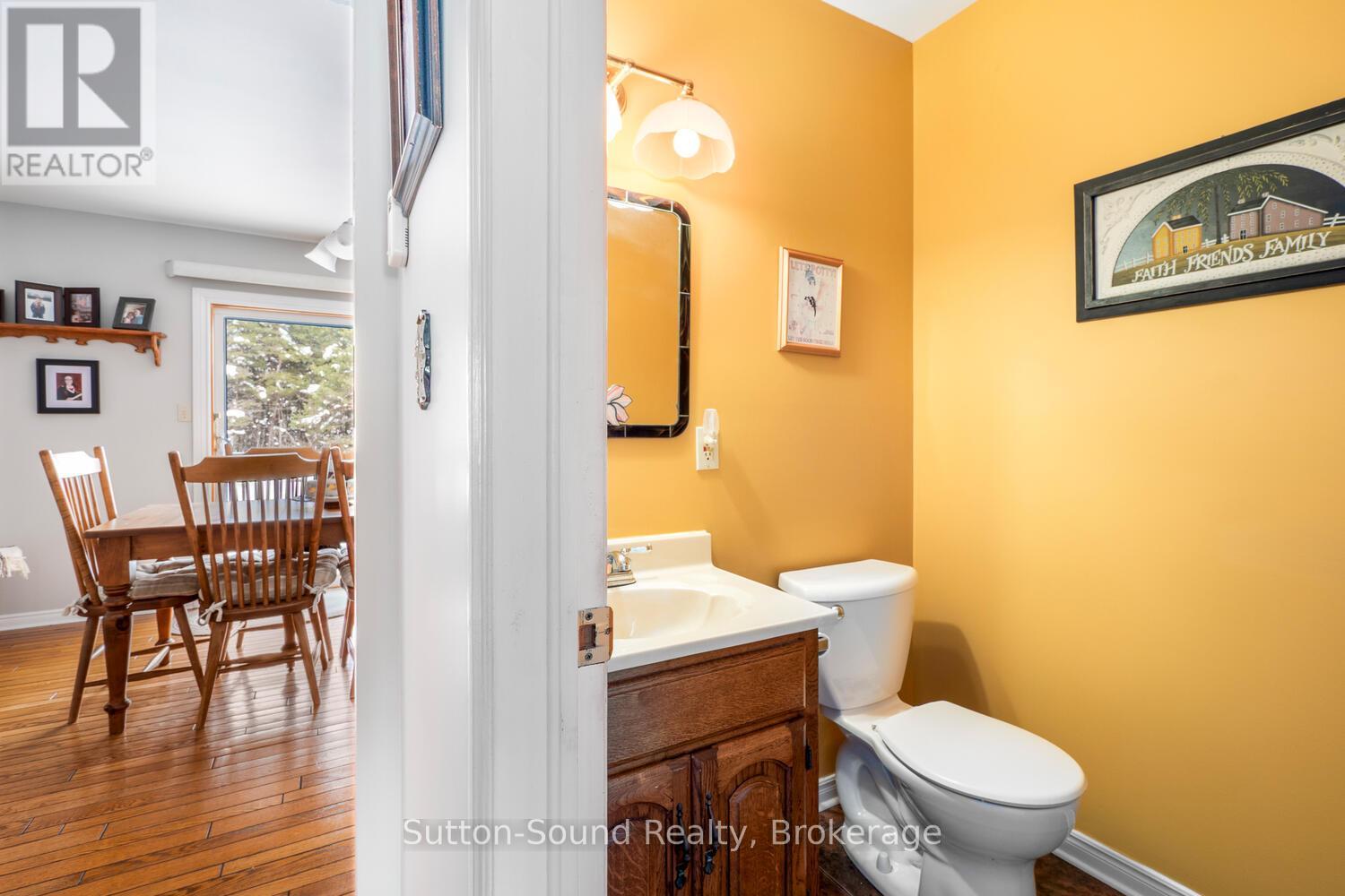 8 PINE TREE DRIVE - 21