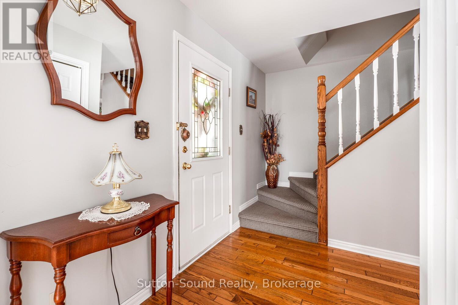 8 PINE TREE DRIVE - 22