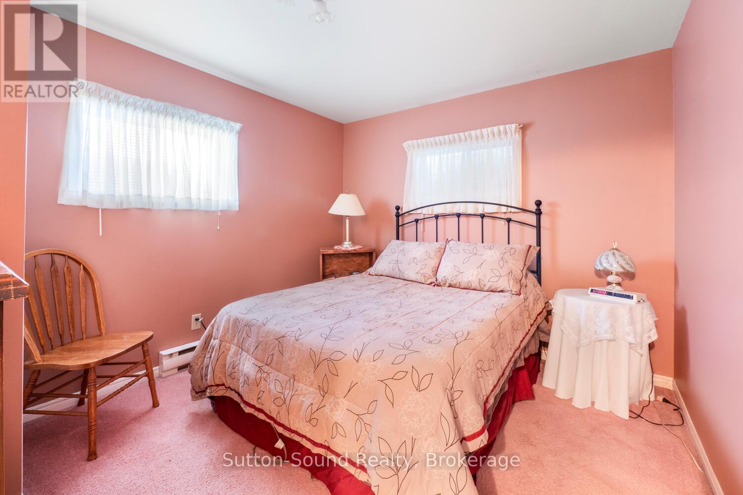 8 PINE TREE DRIVE - 34