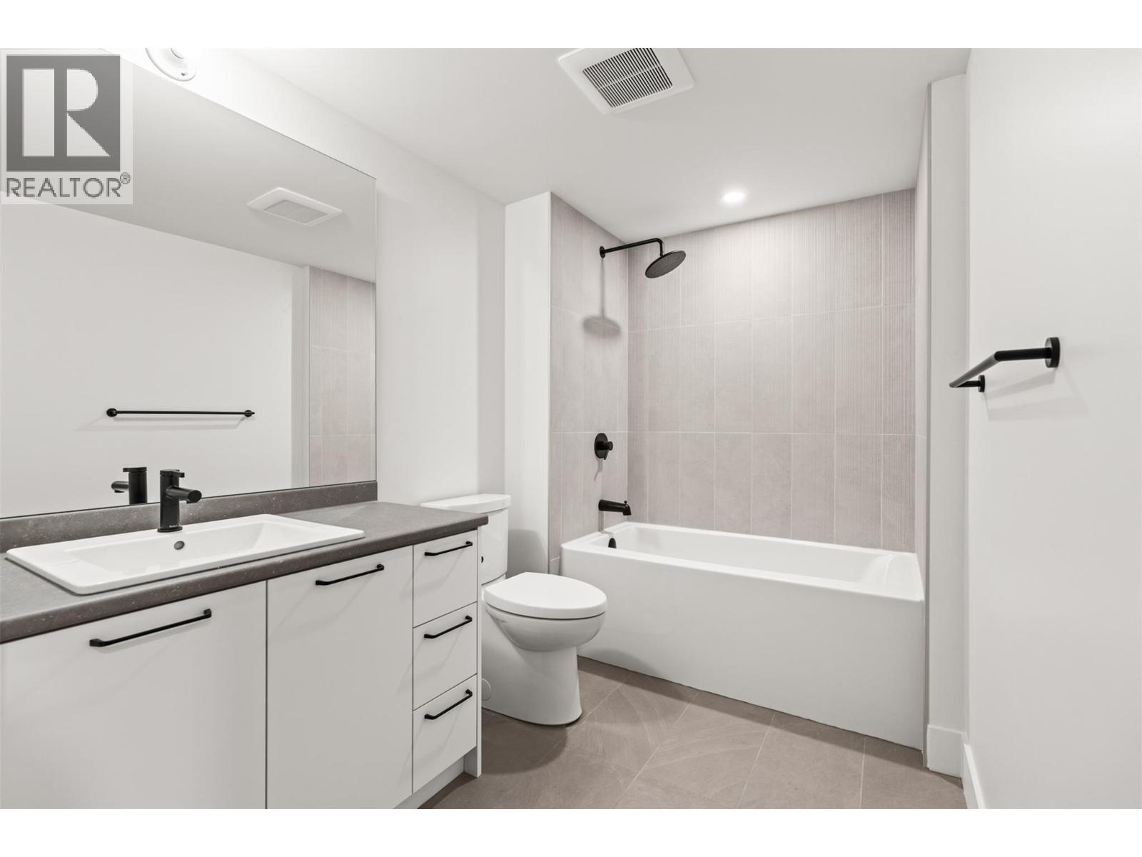 2455 Bradley Drive Unit# 102 Lot# 4, Armstrong