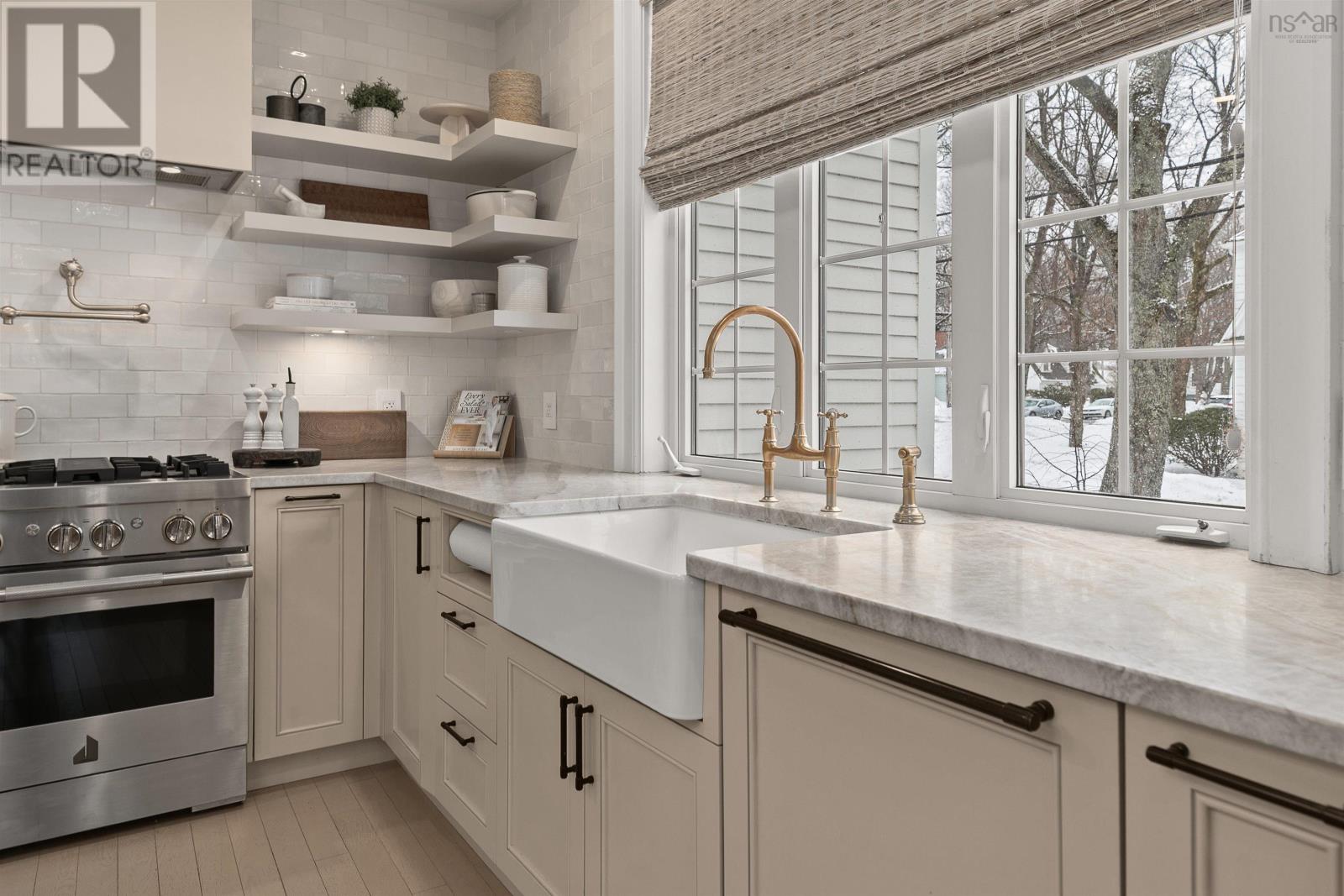 Property 17 of 50 of 6029 Inglis Street