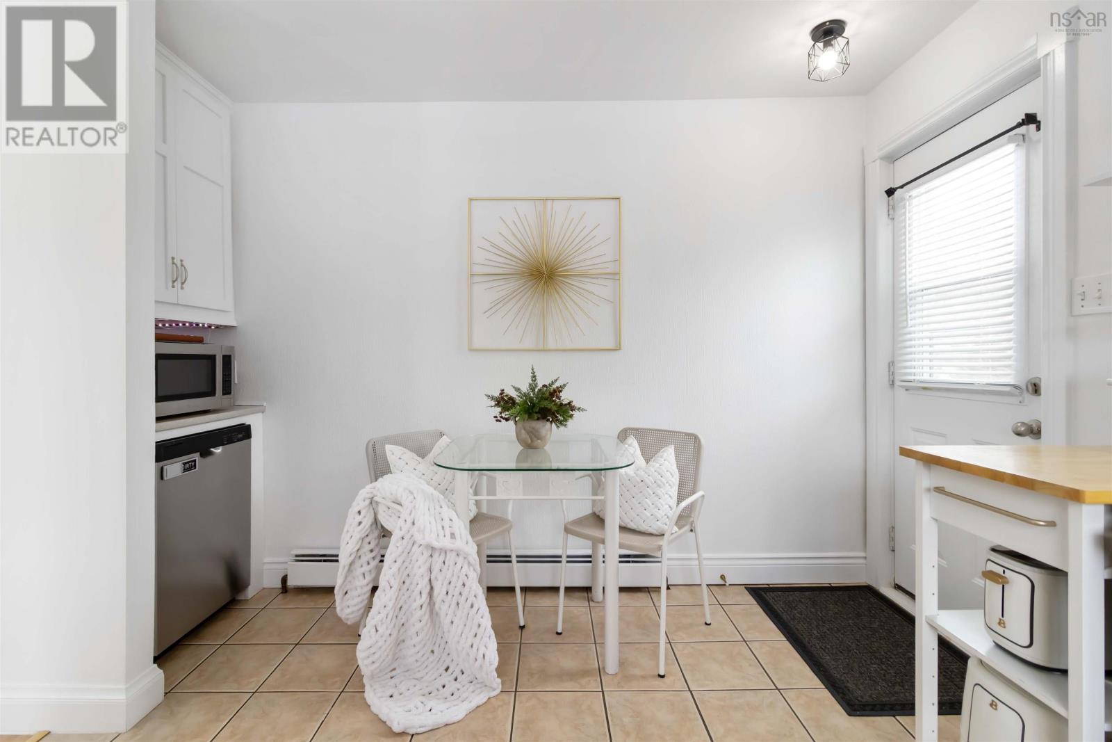 Property 12 of 26 of 31 West Pennant Road