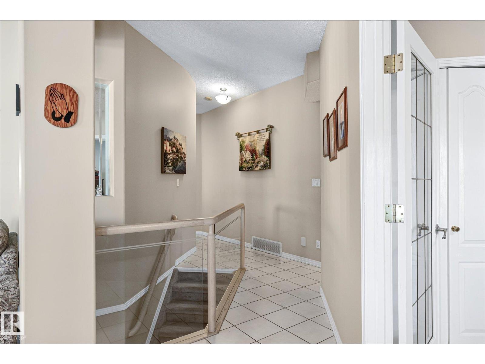 7020 157 AV NW - 28