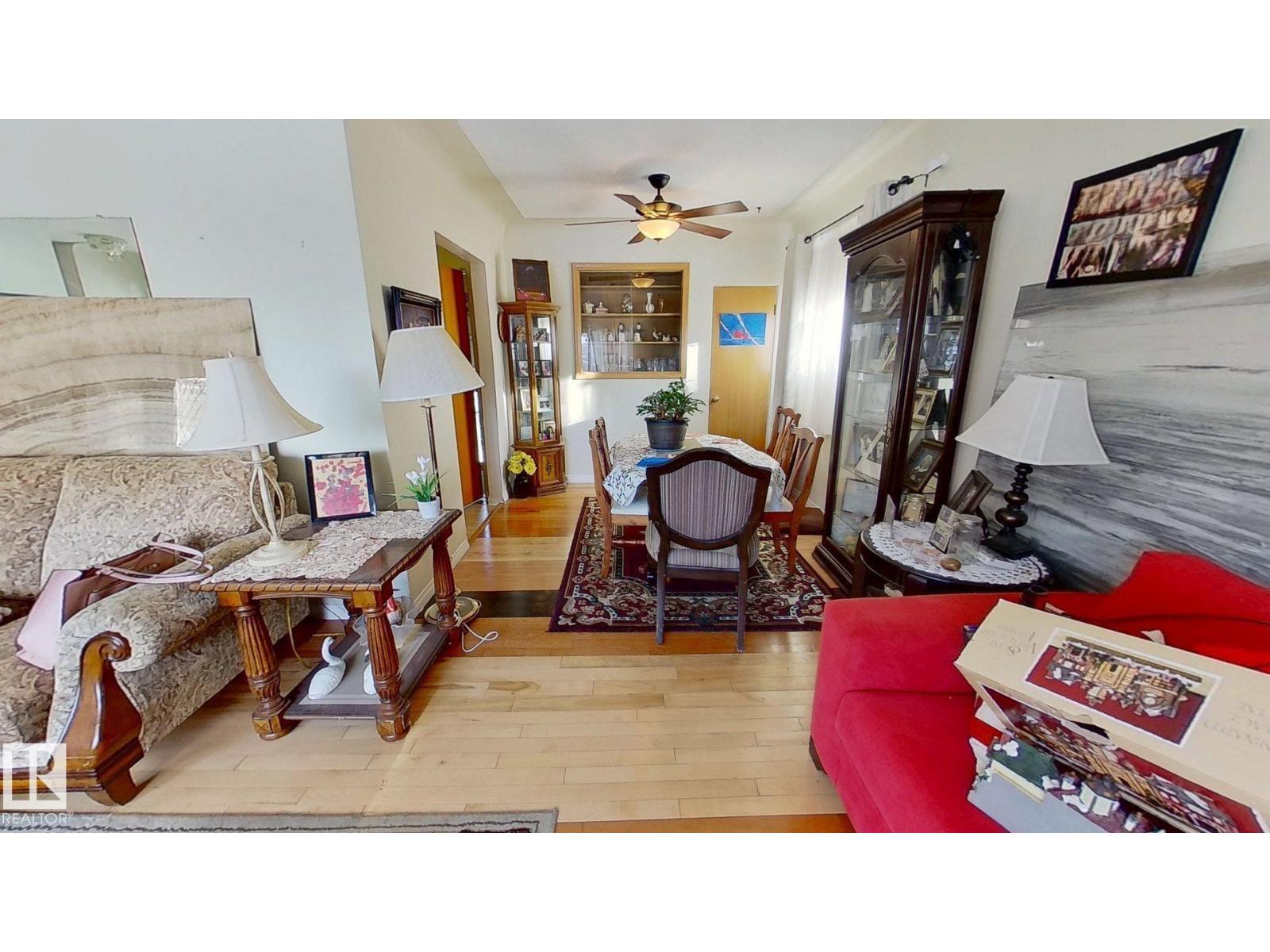 9216 130 AV NW, Edmonton, Alberta