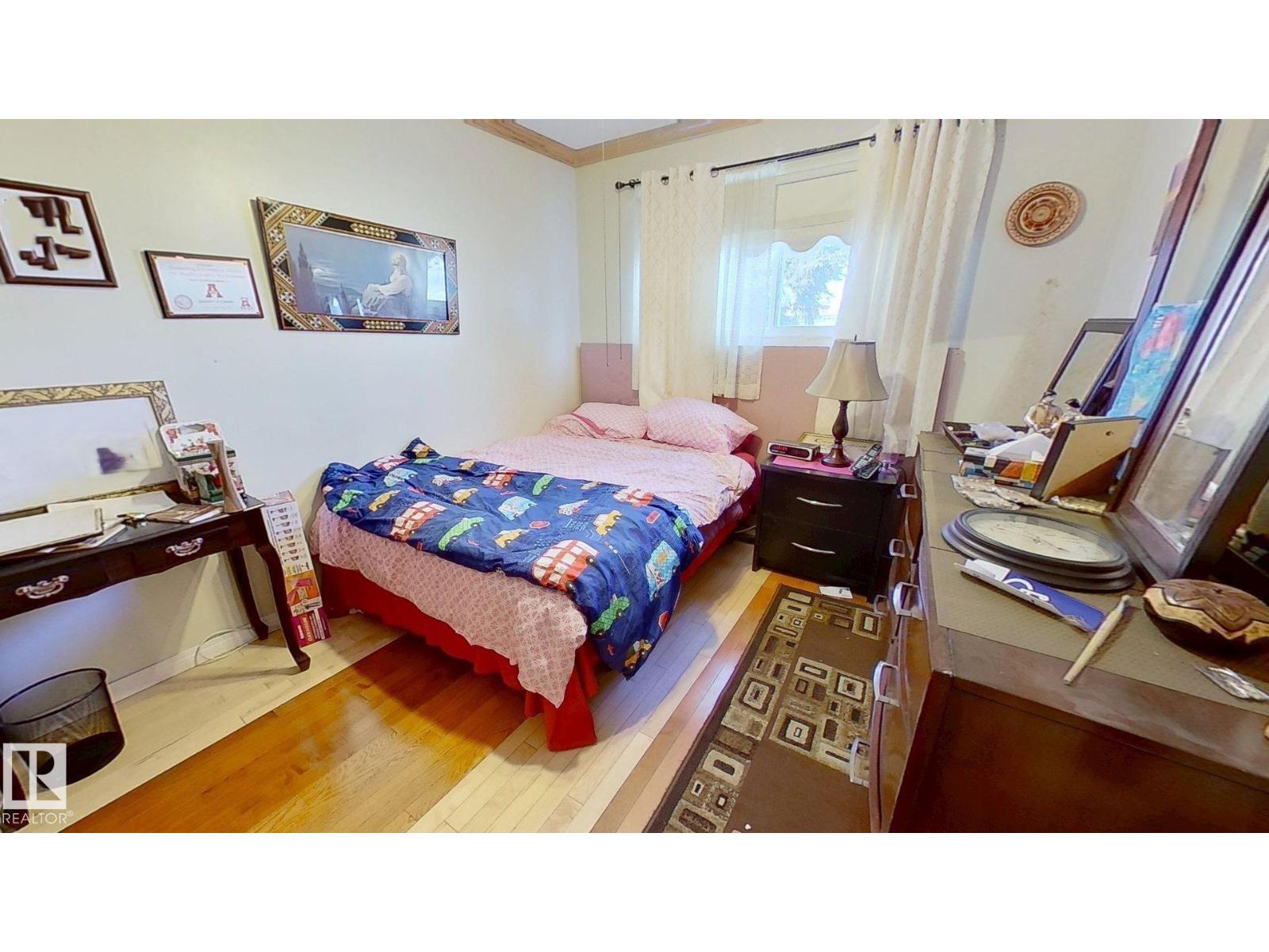 Single Family House Bungalow for Sale in   AV NW Edmonton 