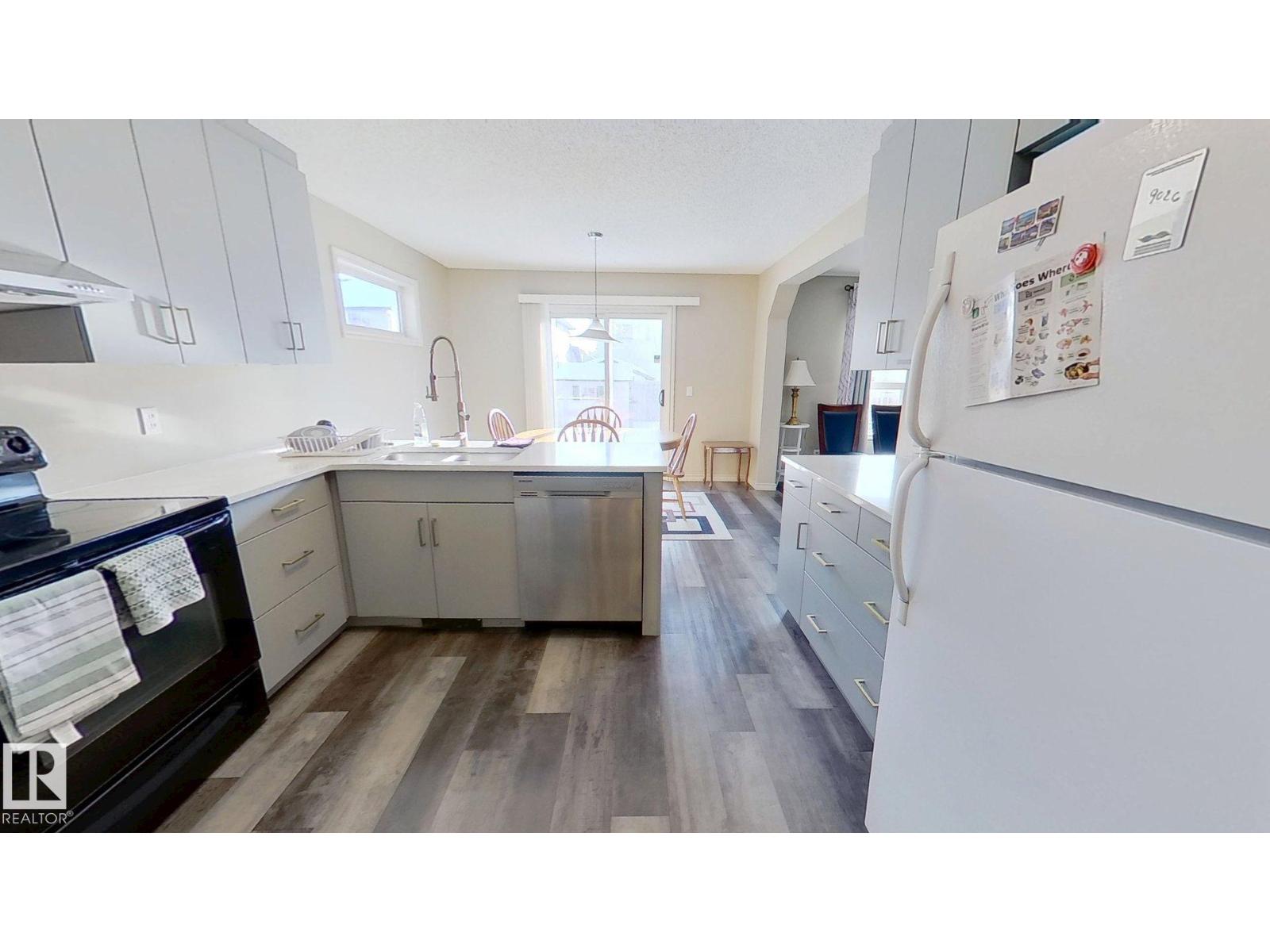 
          3811 MCLEAN Close SW
            <br/>
            <span>Edmonton</span>
            , 
            <span>AB</span>
             <span>T6W1R4</span>
         - Photo 7