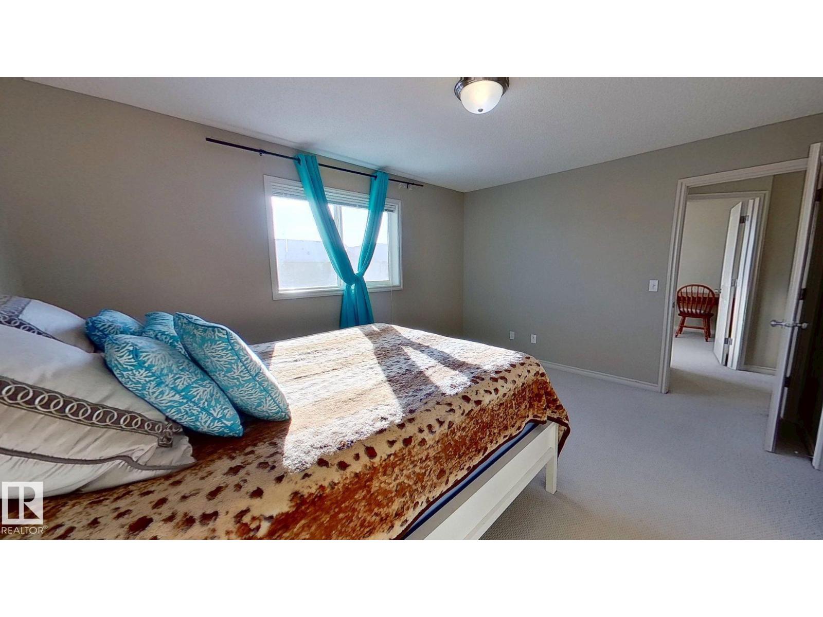 
          3811 MCLEAN Close SW
            <br/>
            <span>Edmonton</span>
            , 
            <span>AB</span>
             <span>T6W1R4</span>
         - Photo 15
