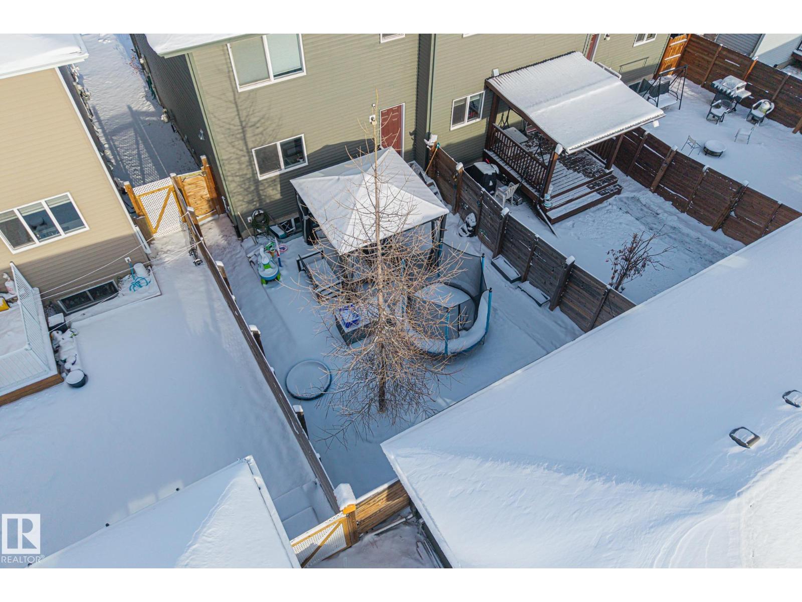 
          384 CHARLESWORTH Drive SW
            <br/>
            <span>Edmonton</span>
            , 
            <span>AB</span>
             <span>T6X2G5</span>
        