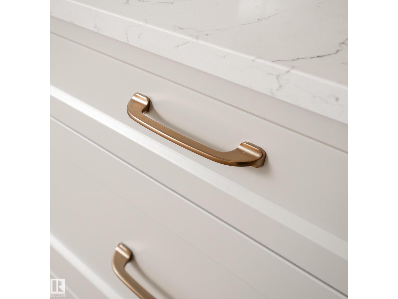 6884 knox loop SW, Edmonton