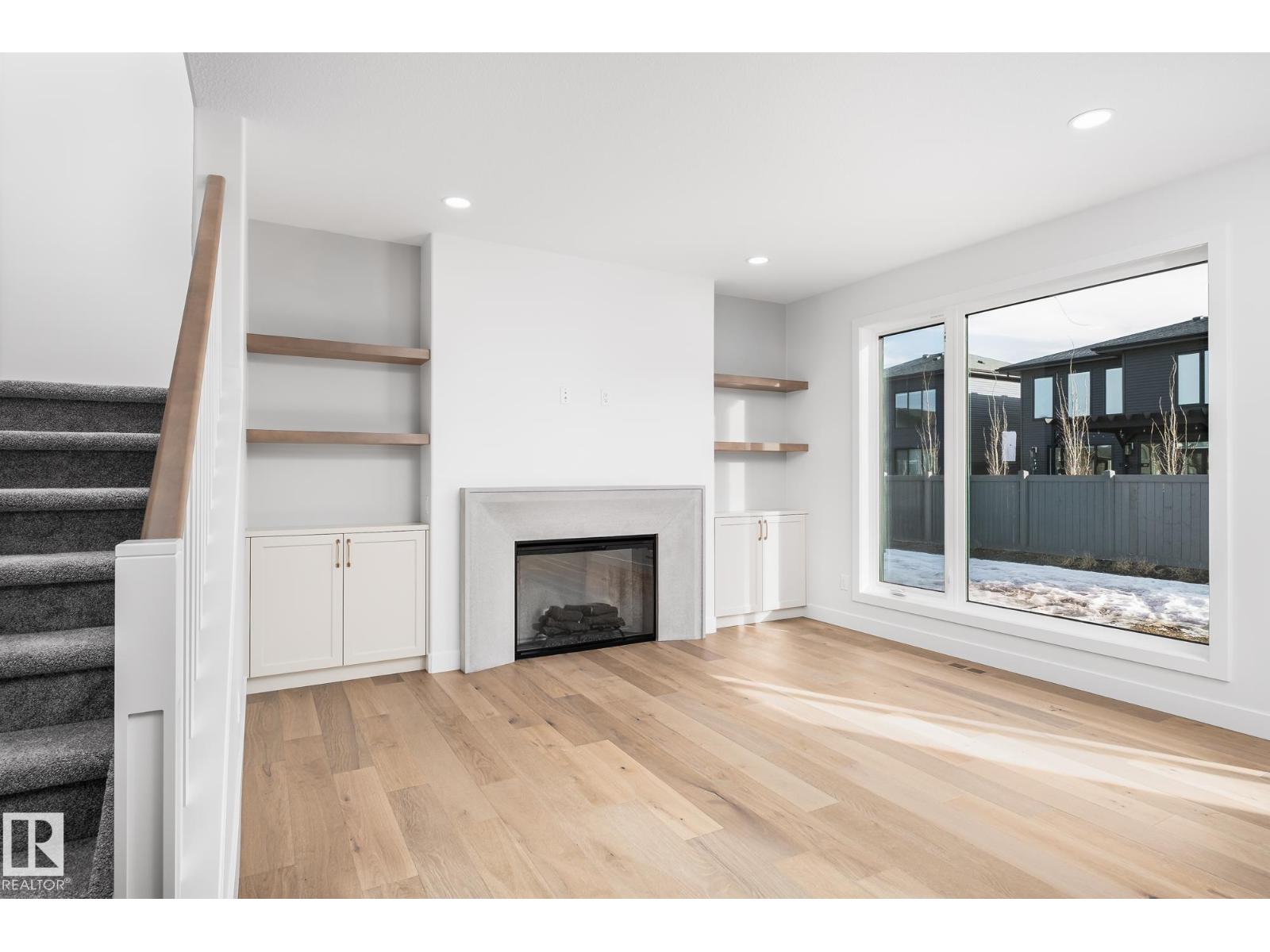 6884 knox loop SW, Edmonton