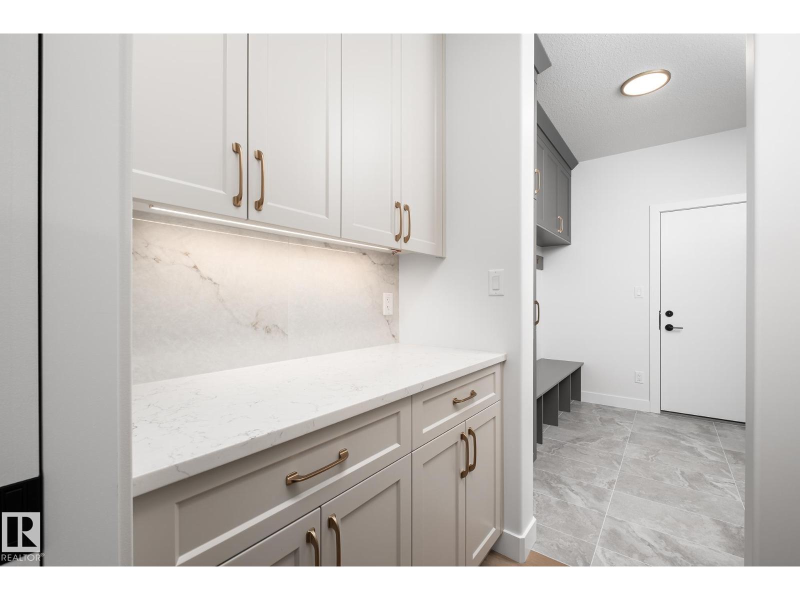 6884 knox loop SW, Edmonton