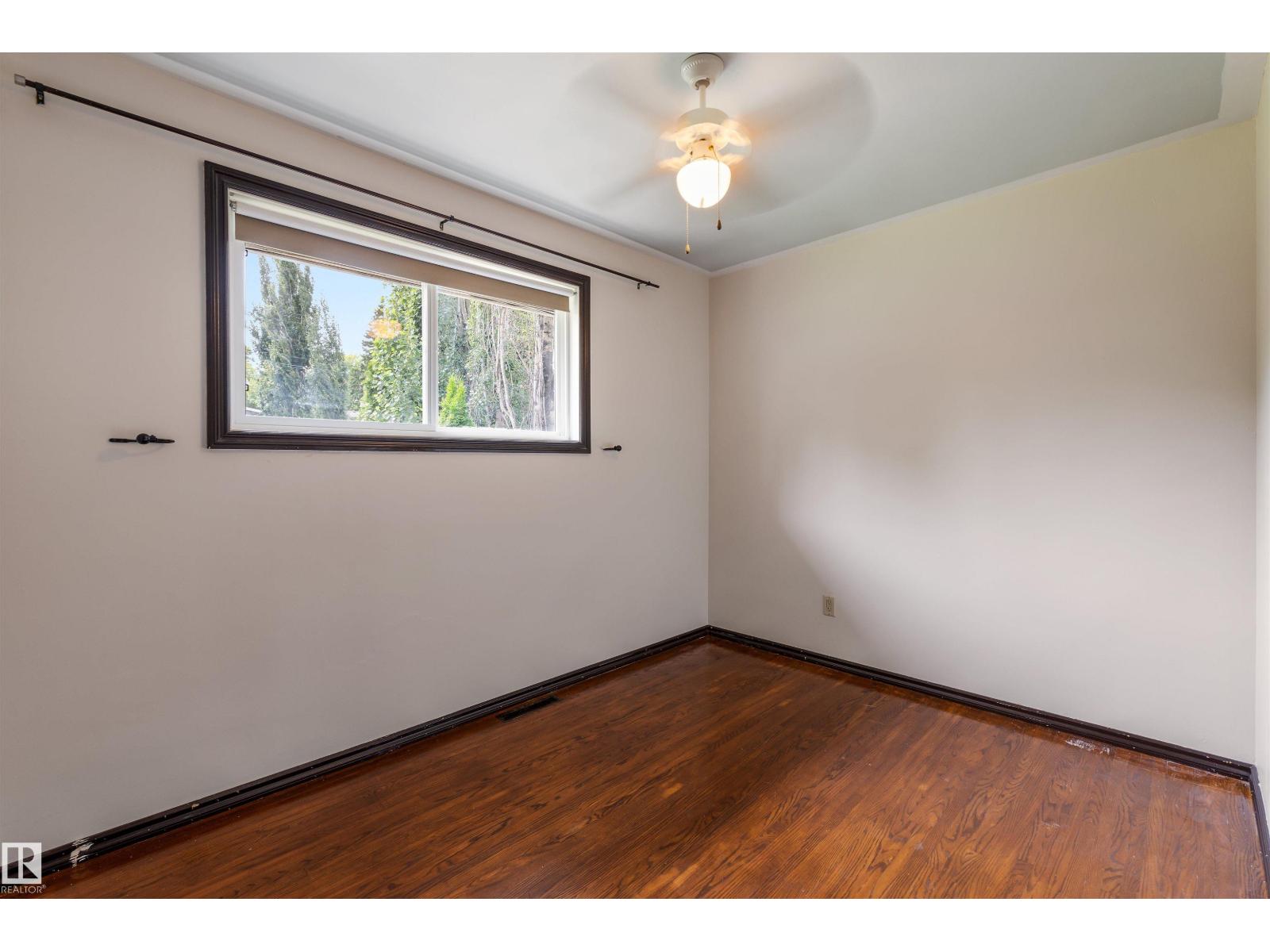 Single Family House Bungalow for Sale in  BELMONT DR St. Albert 