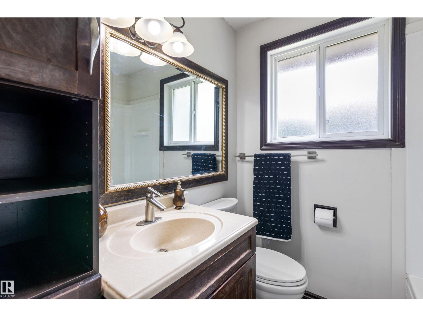 Single Family House Bungalow for Sale in  BELMONT DR St. Albert 