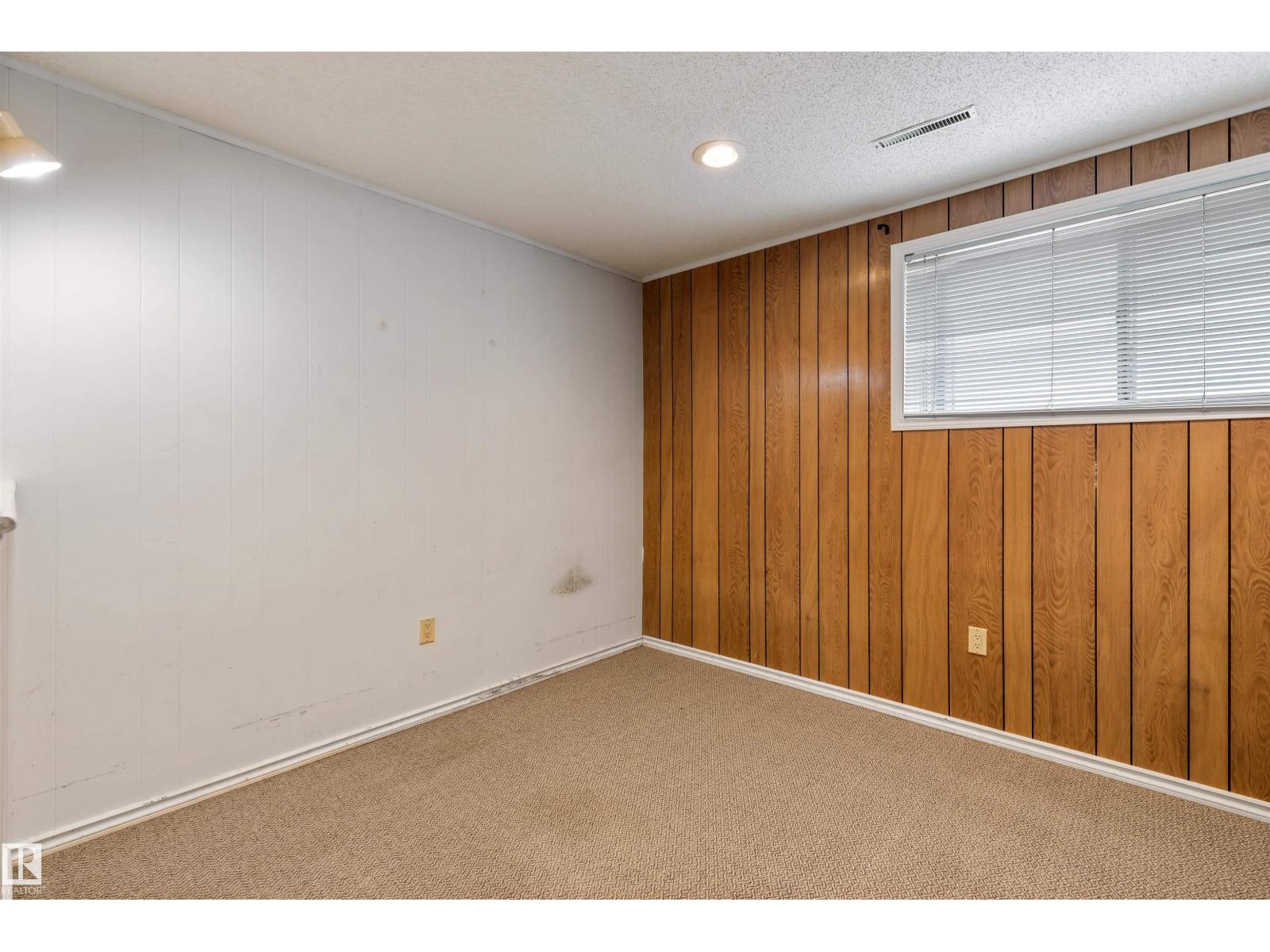 Single Family House Bungalow for Sale in  BELMONT DR St. Albert 