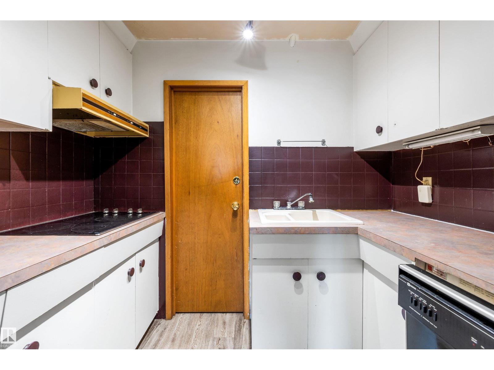 Single Family House Bungalow for Sale in  BELMONT DR St. Albert 