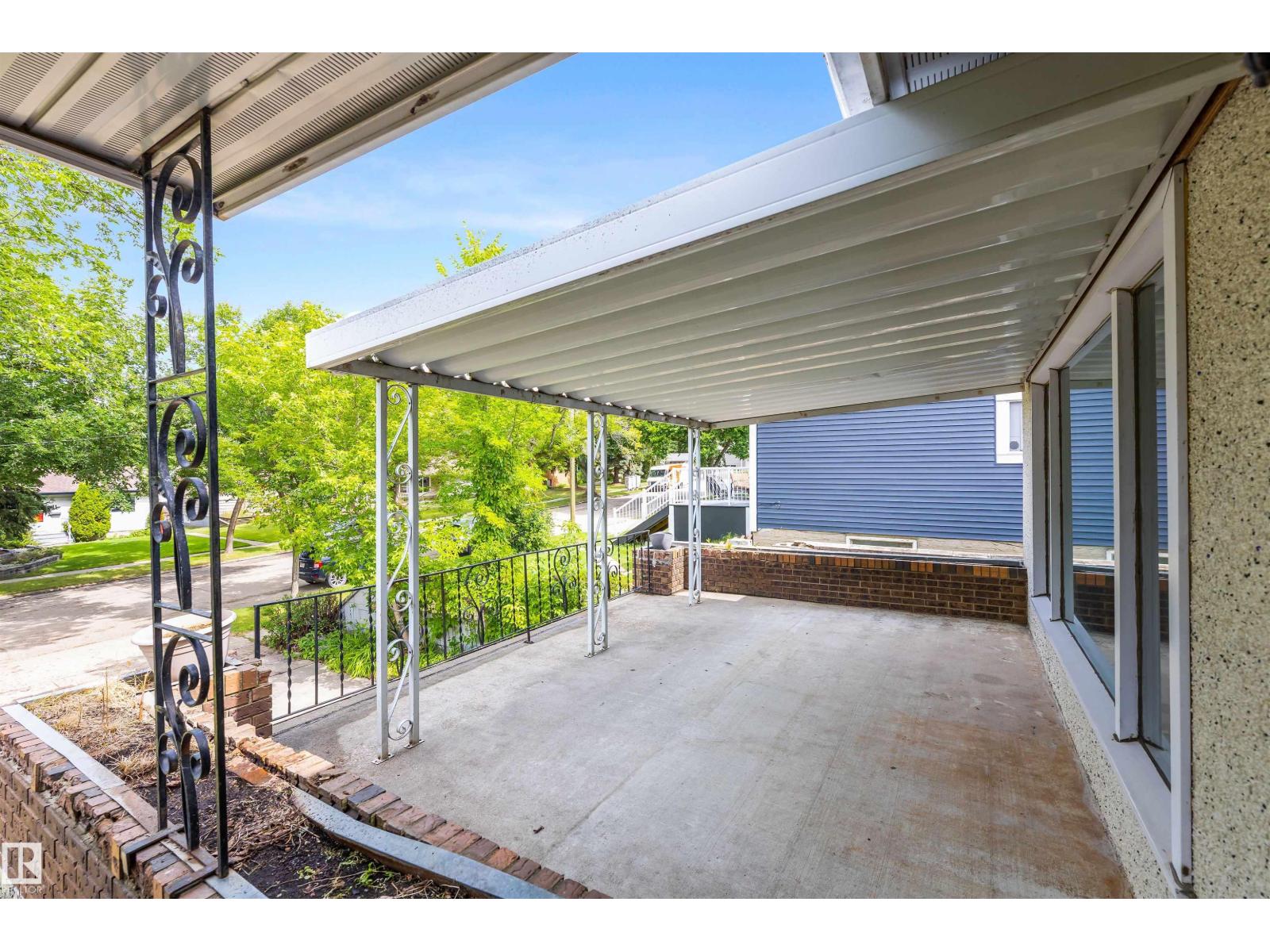 Single Family House Bungalow for Sale in  BELMONT DR St. Albert 