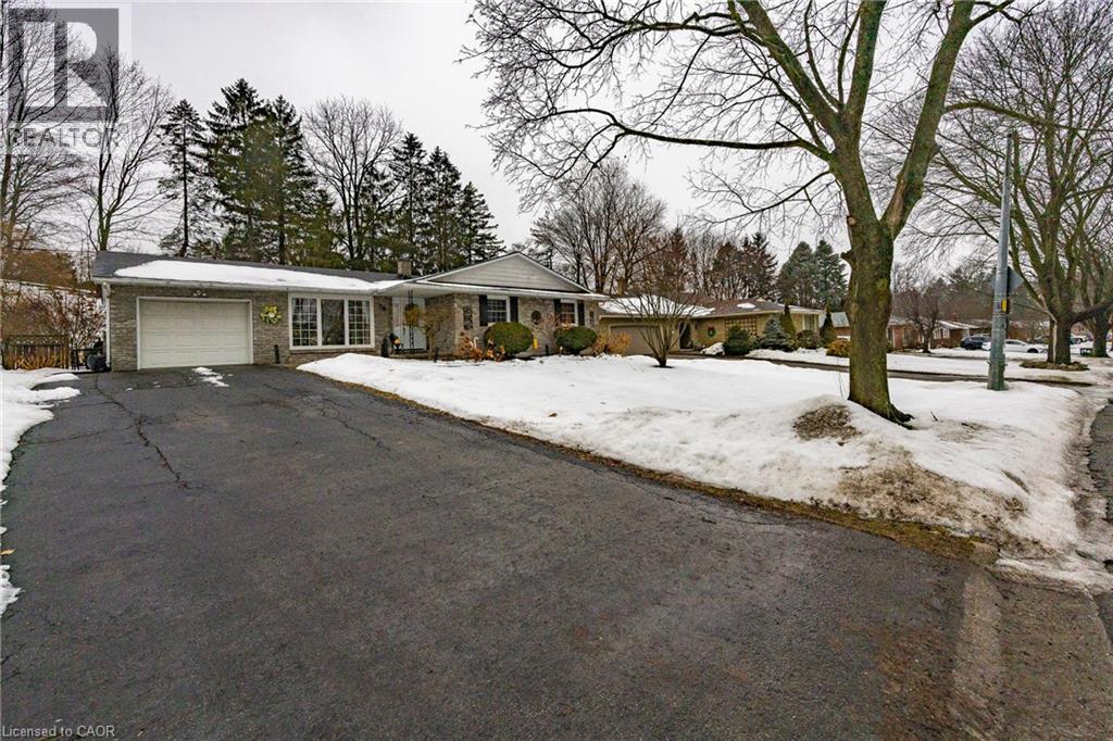 70 BERKLEY Crescent - Photo 2 of 38, Simcoe, Ontario