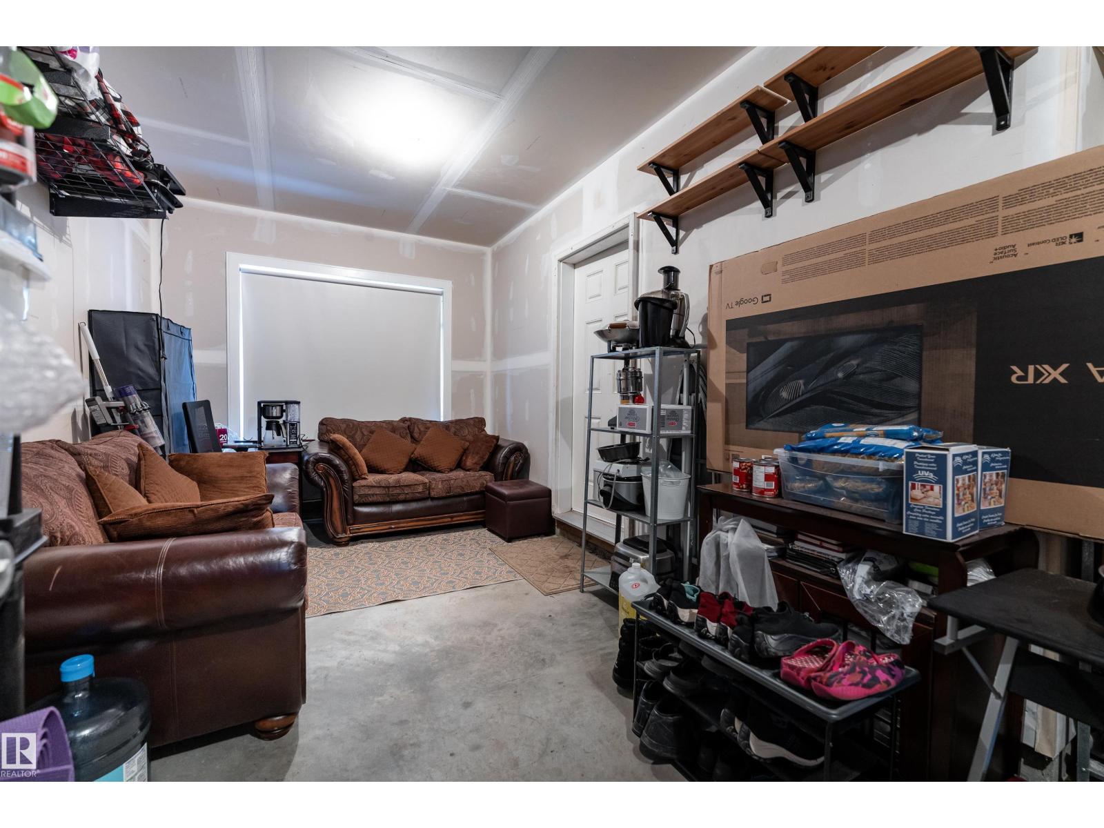 #37 13003 132 AV NW - 28