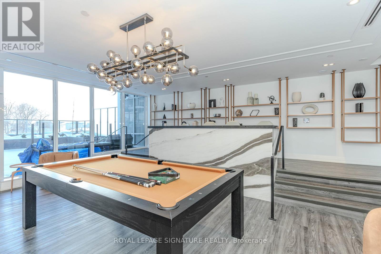 #813 556 MARLEE AVENUE - 27
